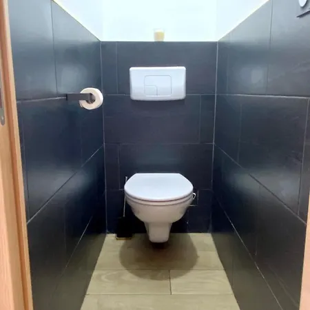Magnifique 2 Piece 50 M² Avec Piscine *