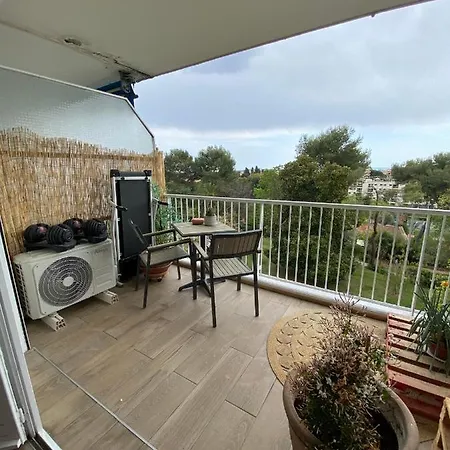 Magnifique 2 Piece 50 M² Avec Piscine * Antibes